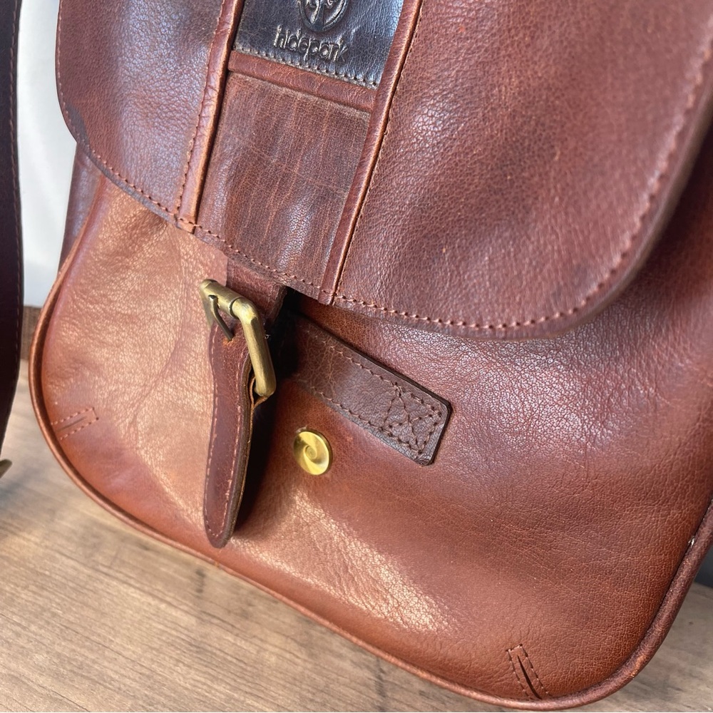 HidePark Amber women’s Cognac leather crossbody bag purse tote - Picture 5 of 10